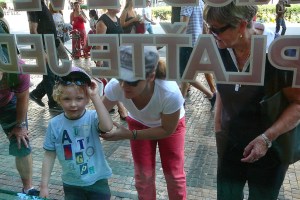 Elsa attracted lots of attention...she is in photos of other random tourists who stopped to watch.